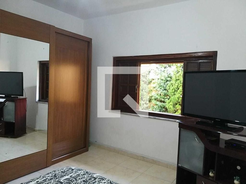 Casa com 3 quartos — Glória, Belo Horizonte