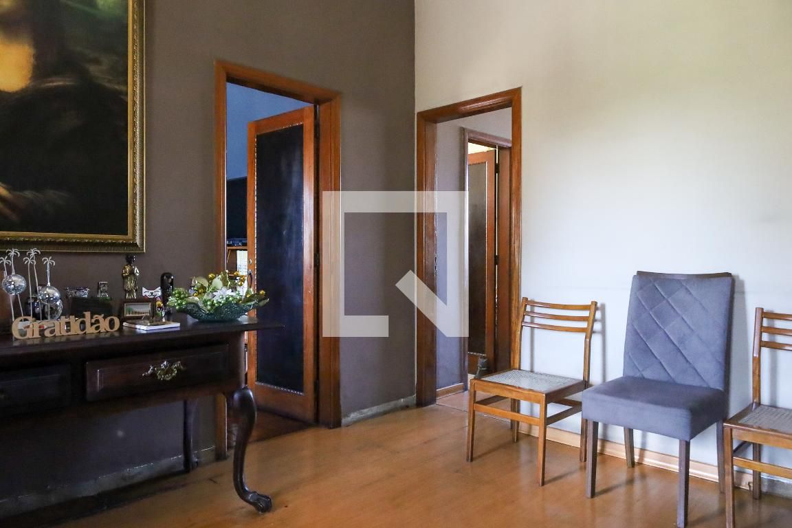 Casa com 4 quartos — Nova Suíssa, Belo Horizonte