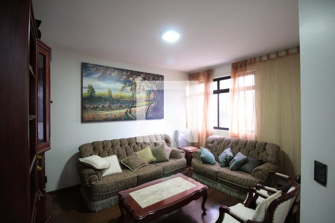 Casa com 4 quartos — Santa Rosa, Belo Horizonte