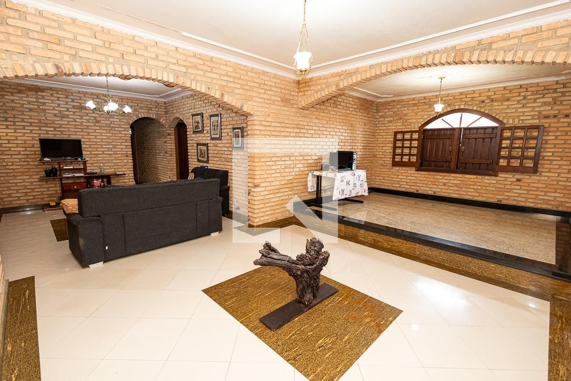 Casa com 4 quartos — Castelo, Belo Horizonte