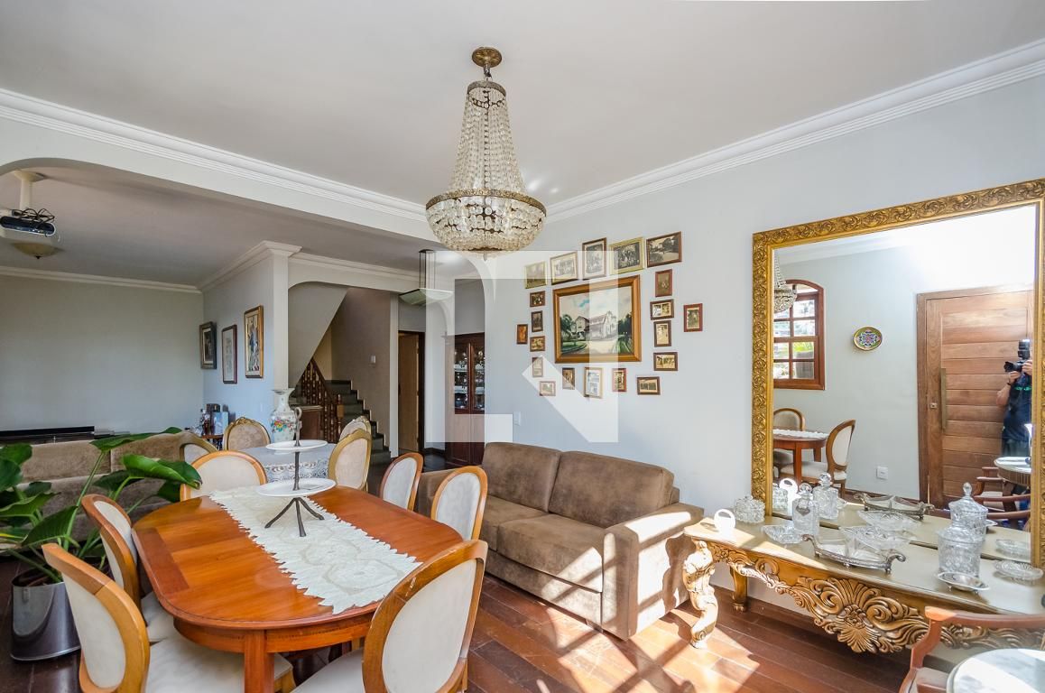 Casa com 4 quartos — Santa Lúcia, Belo Horizonte