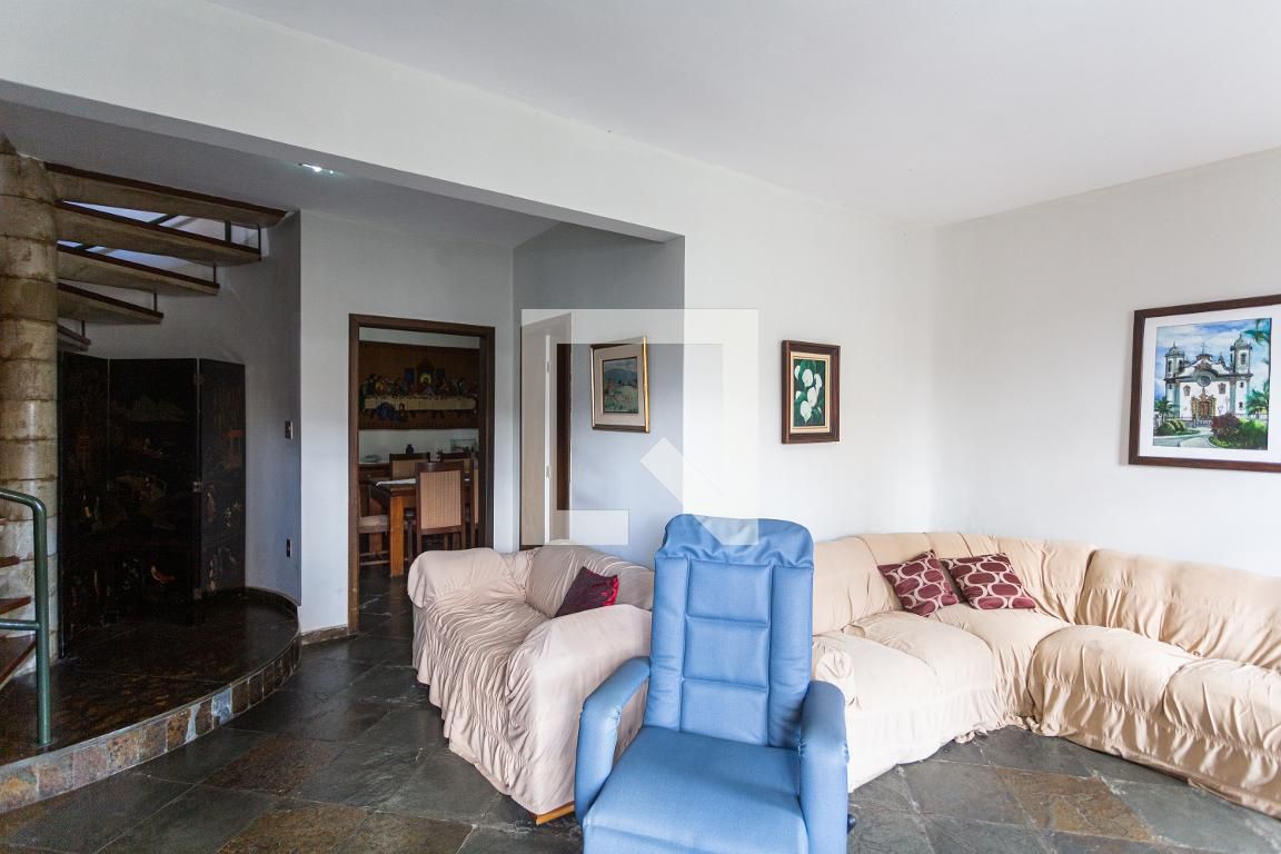 Casa com 5 quartos — Ipiranga, Belo Horizonte