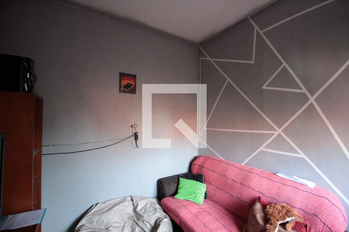 Casa com 4 quartos — Novo Glória, Belo Horizonte