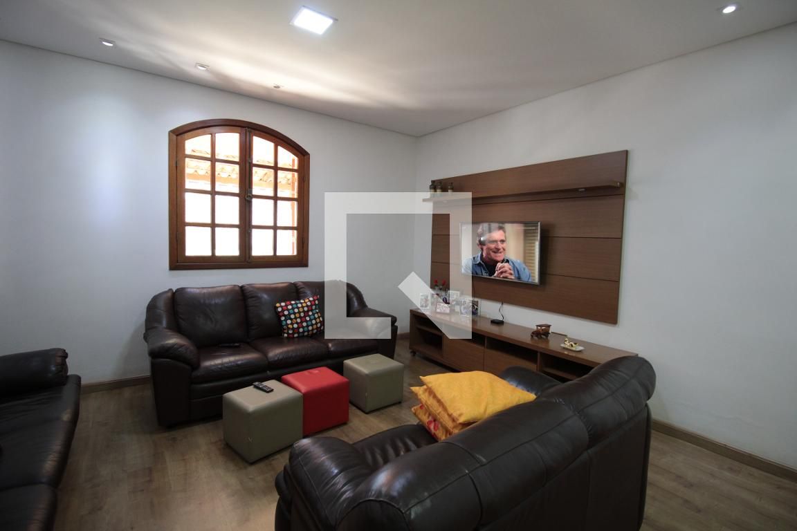 Casa com 4 quartos — Floramar, Belo Horizonte