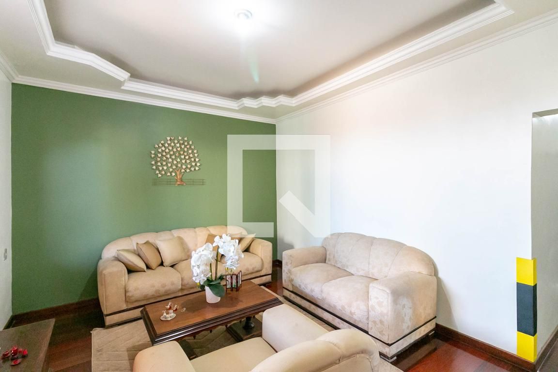 Casa com 5 quartos — Padre Eustáquio, Belo Horizonte