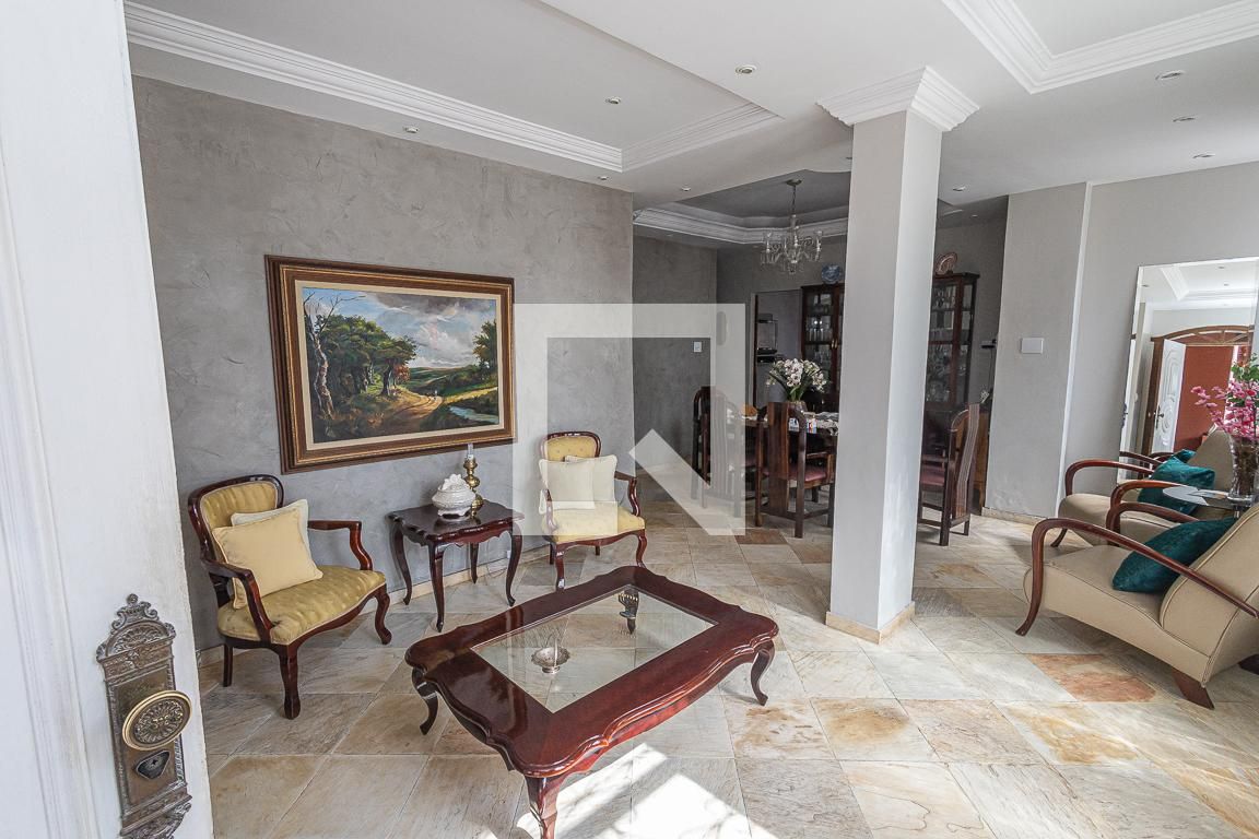 Casa com 15 quartos — Glória, Belo Horizonte