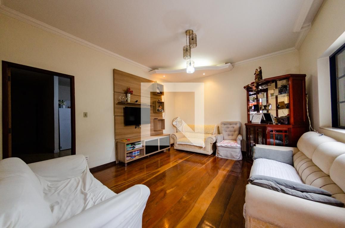 Casa com 4 quartos — Nova Gameleira, Belo Horizonte