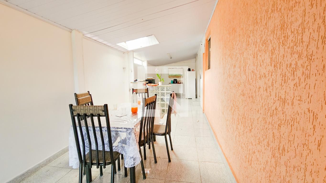 Casa com 2 quartos — Planalto, Belo Horizonte