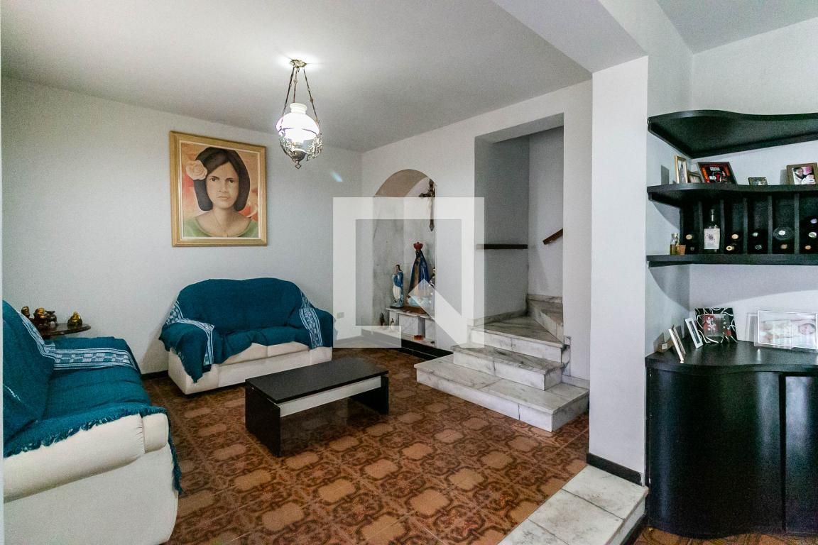 Casa com 4 quartos — Padre Eustáquio, Belo Horizonte