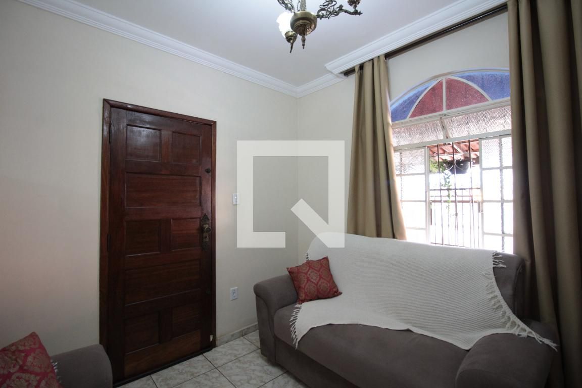 Casa com 3 quartos — Rio Branco, Belo Horizonte