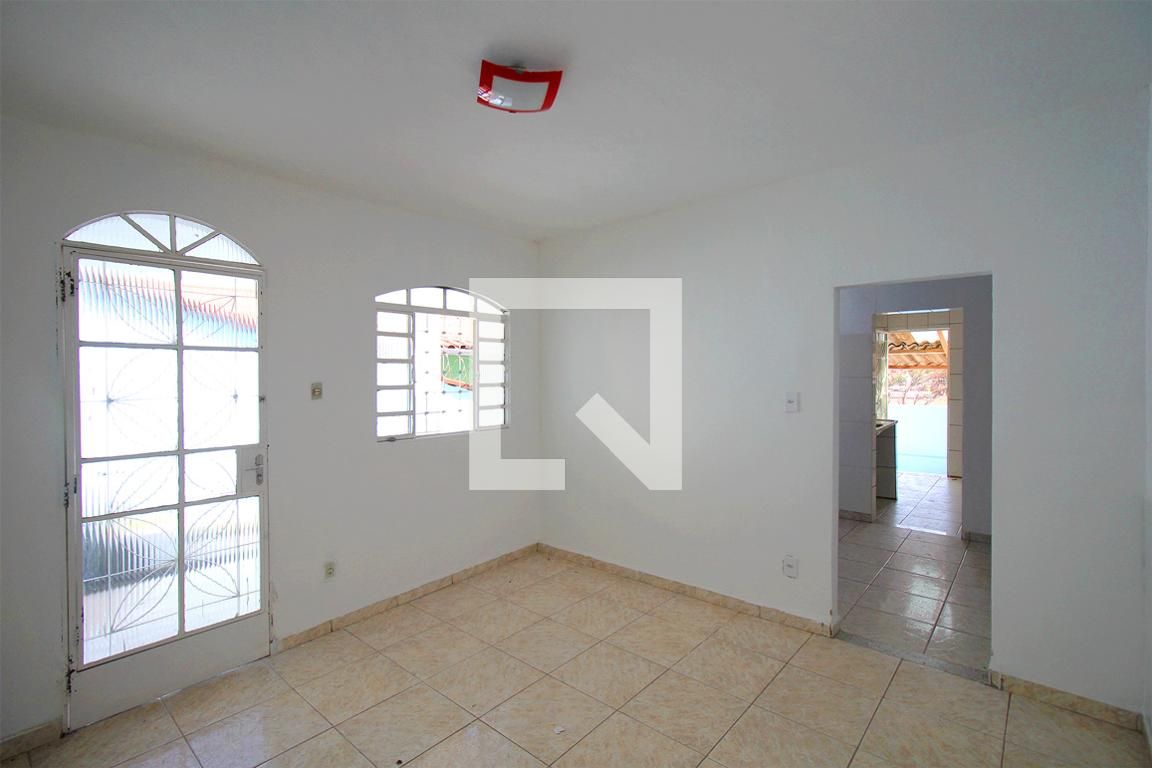 Casa com 3 quartos — Santa Efigênia, Belo Horizonte