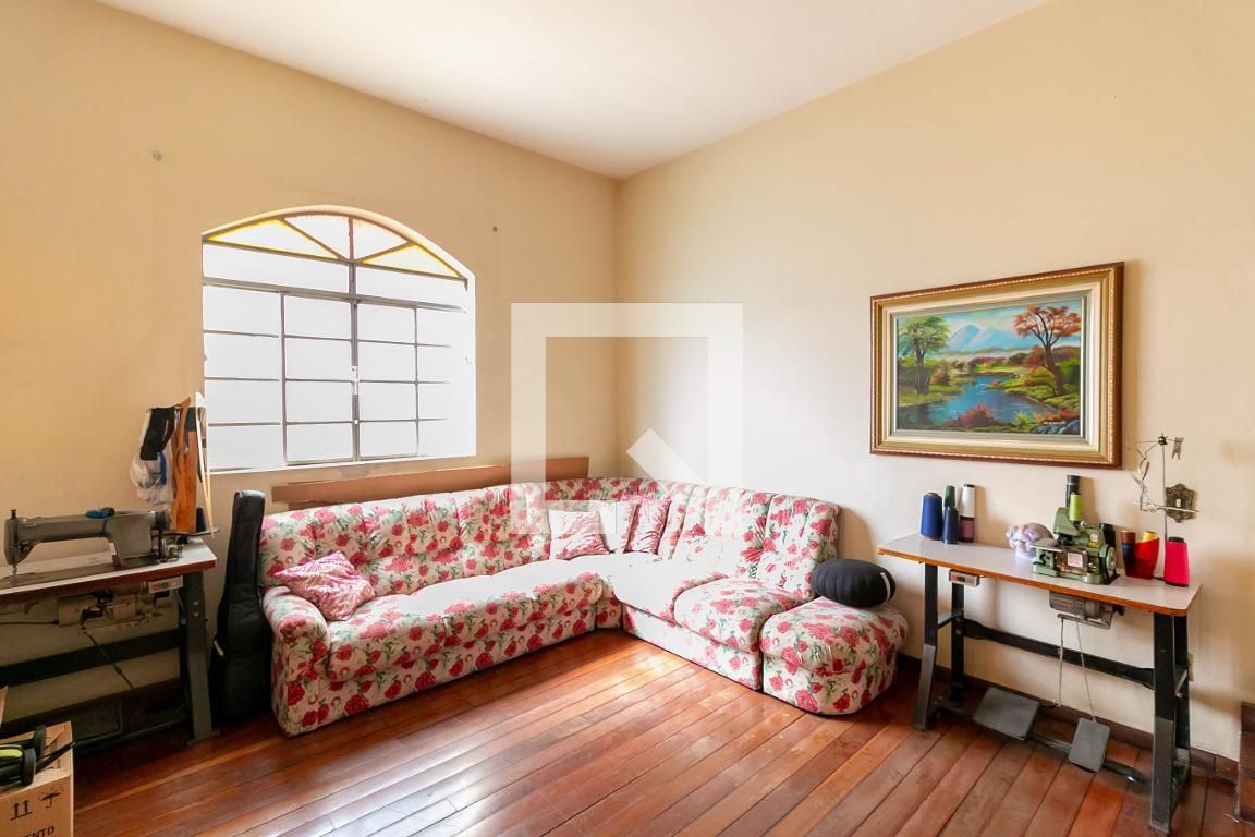 Casa com 4 quartos — Palmares, Belo Horizonte