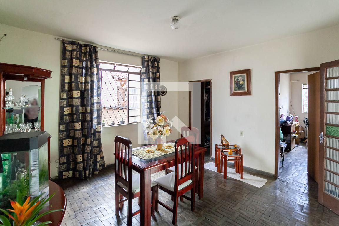 Casa com 3 quartos — Glória, Belo Horizonte