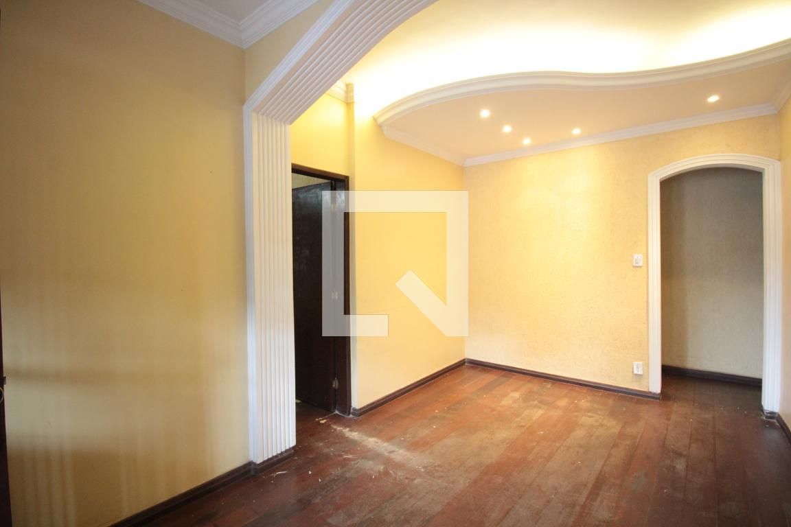 Casa com 7 quartos — Rio Branco, Belo Horizonte