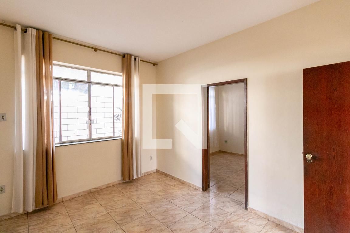 Casa com 3 quartos — Santo Antônio, Belo Horizonte