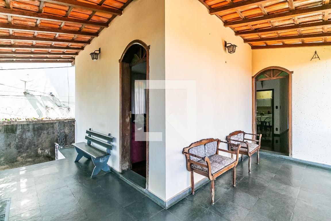 Casa com 3 quartos — Santa Rosa, Belo Horizonte