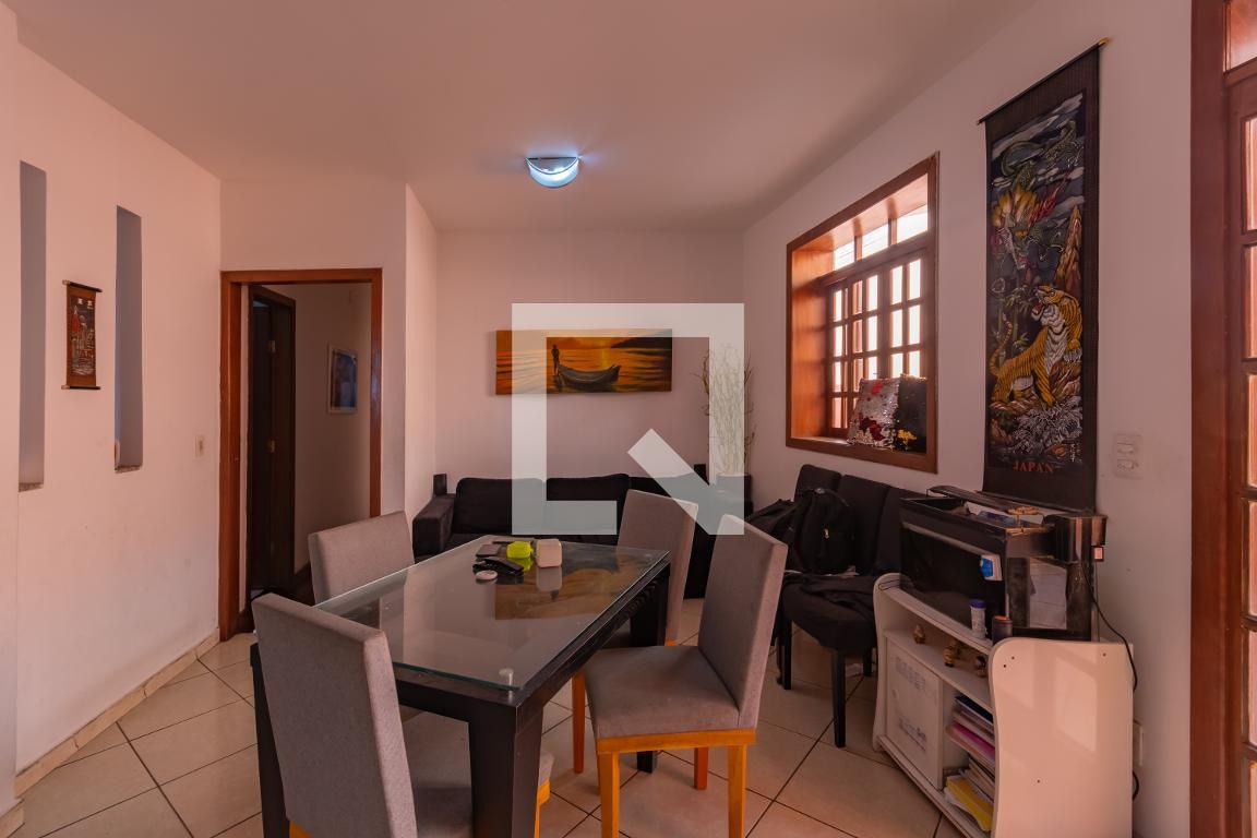Casa com 3 quartos — Alípio de Melo, Belo Horizonte