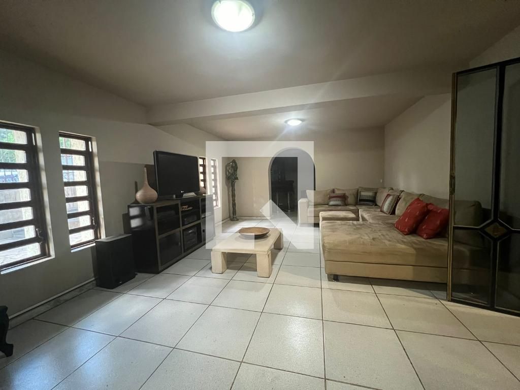 Casa com 5 quartos — Santa Lúcia, Belo Horizonte