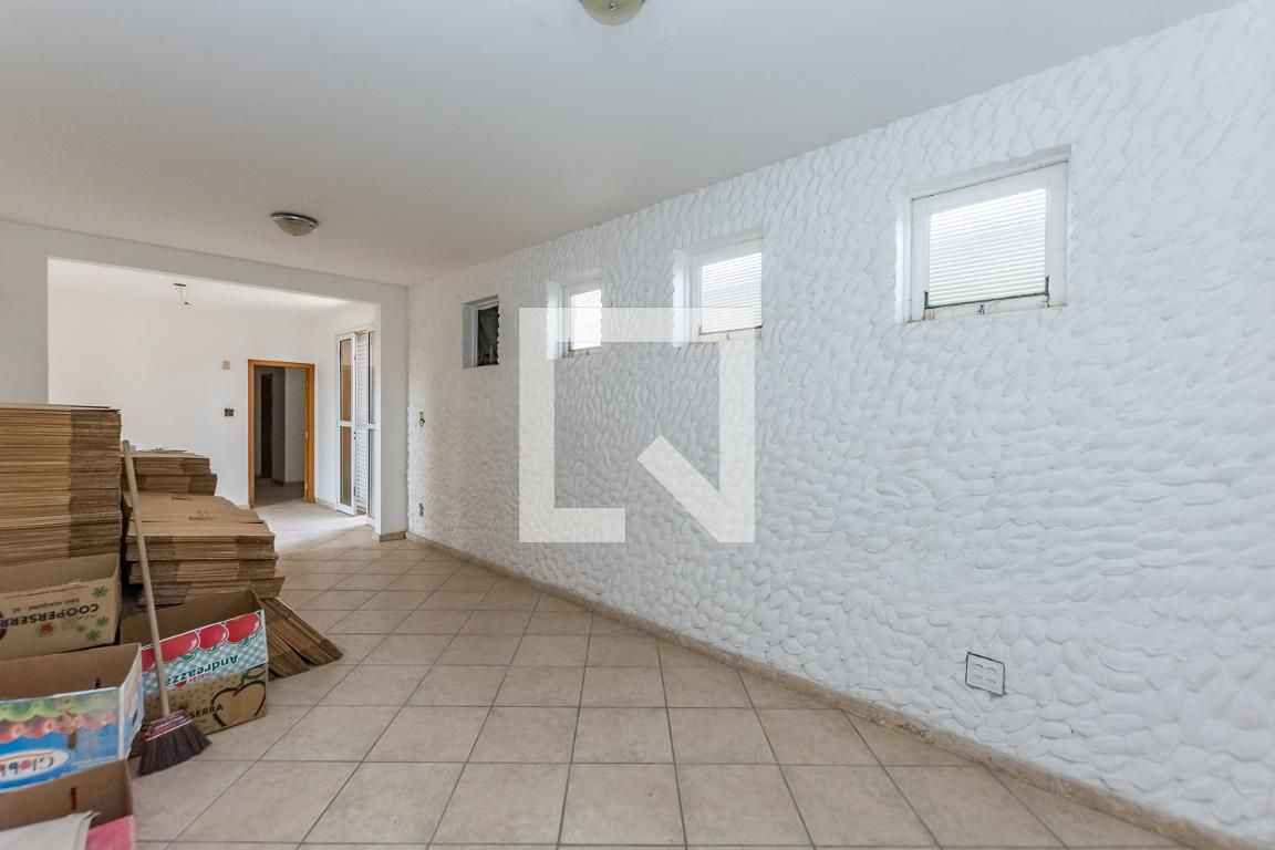Casa com 3 quartos — Jardim America, Belo Horizonte