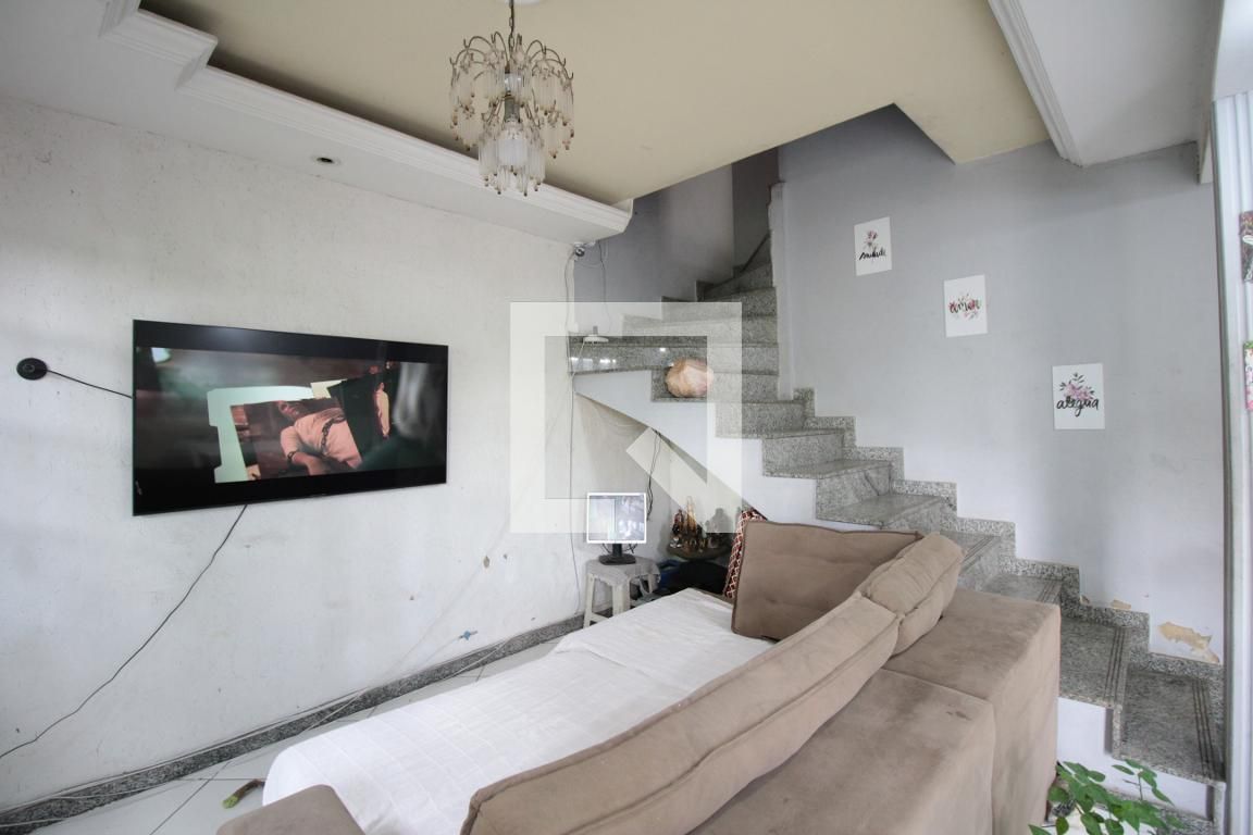 Casa com 4 quartos — Floramar, Belo Horizonte