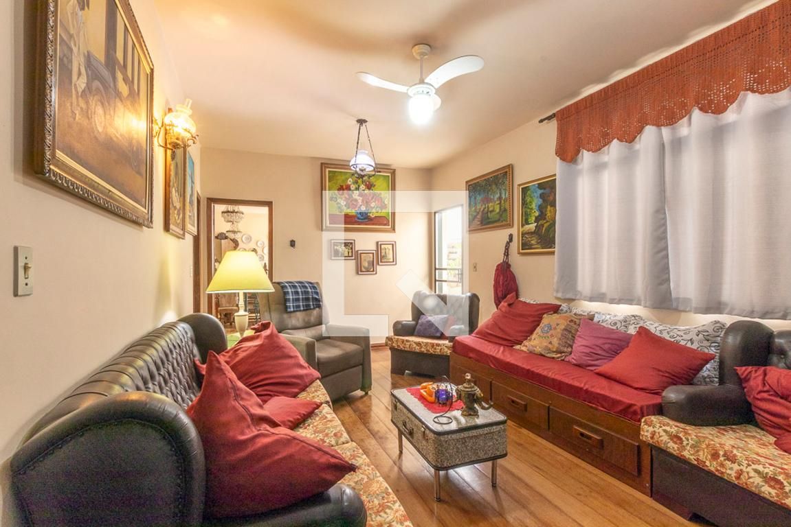 Casa com 4 quartos — Grajaú, Belo Horizonte