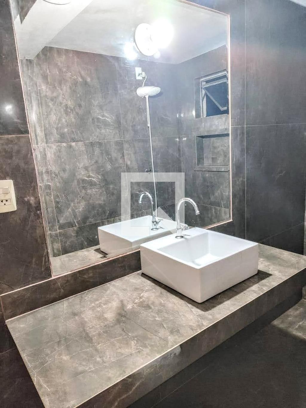 Casa com 7 quartos — Planalto, Belo Horizonte