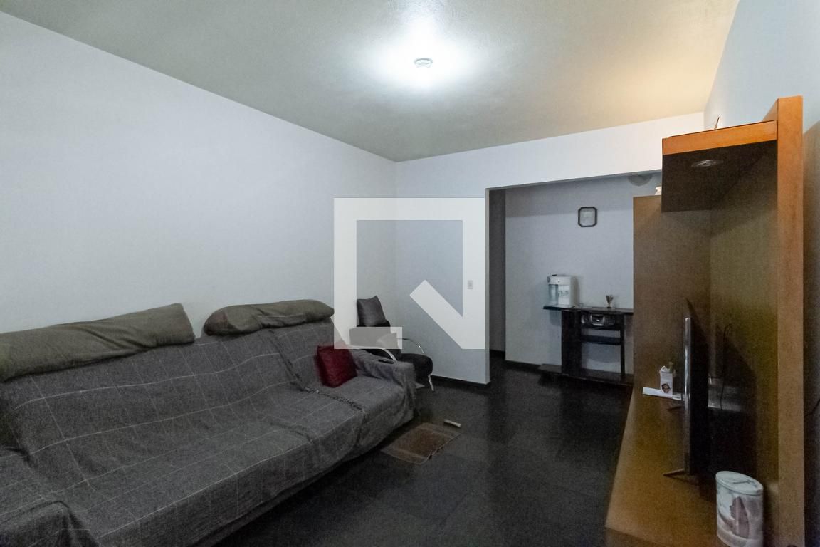 Casa com 3 quartos — Santa Terezinha, Belo Horizonte
