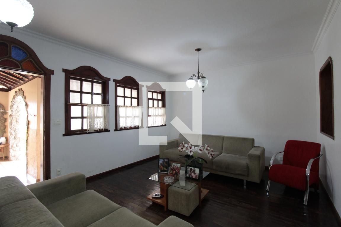 Casa com 4 quartos — Castelo, Belo Horizonte