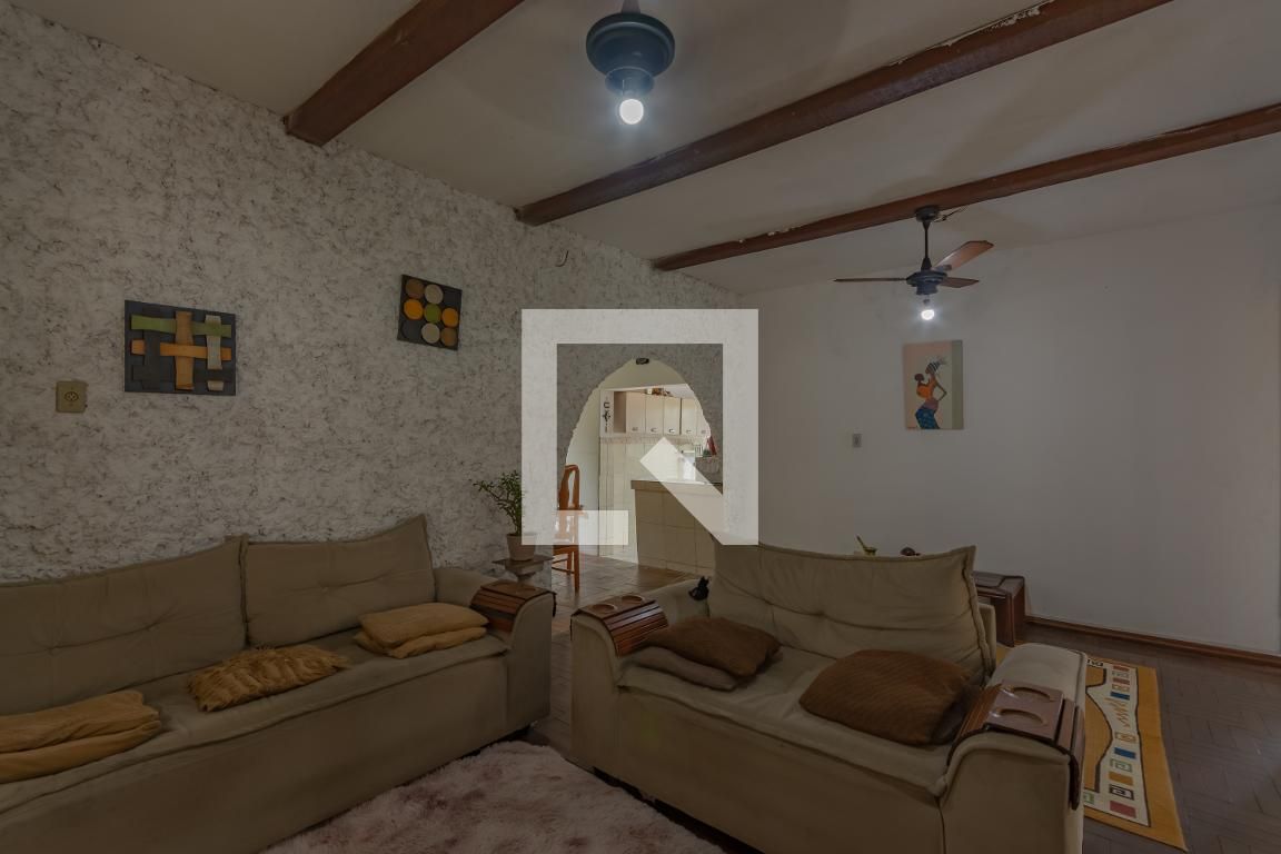 Casa com 3 quartos — Braúnas, Belo Horizonte