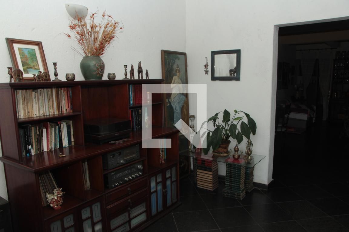 Casa com 3 quartos — Ouro Preto, Belo Horizonte