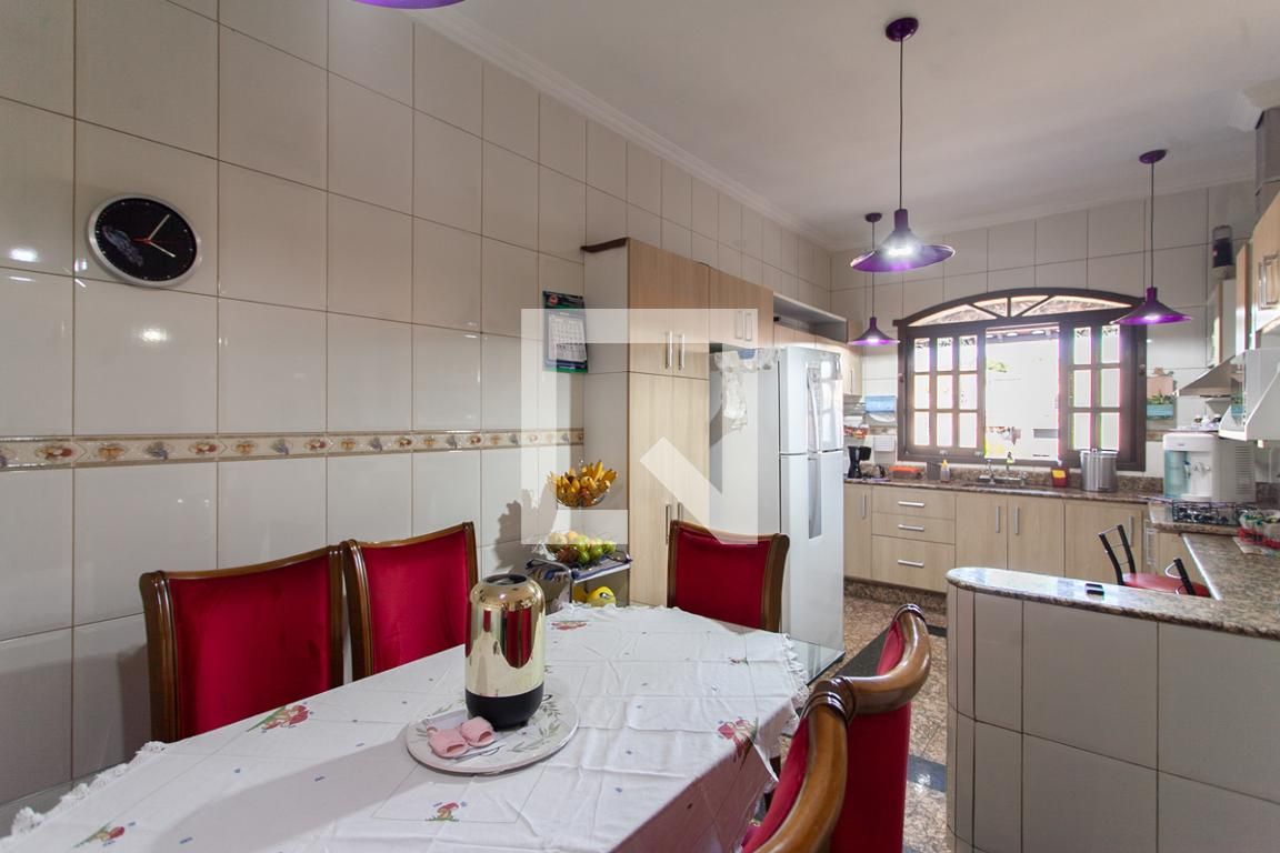 Casa com 5 quartos — Copacabana, Belo Horizonte