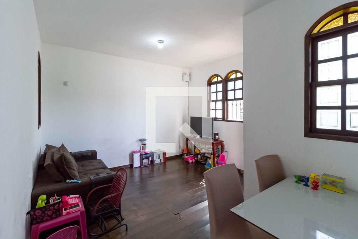 Casa com 3 quartos — Planalto, Belo Horizonte