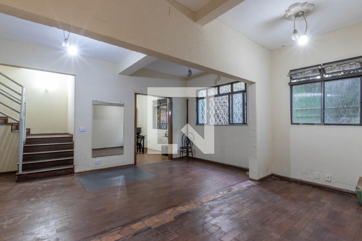 Casa com 5 quartos — Centro, Belo Horizonte