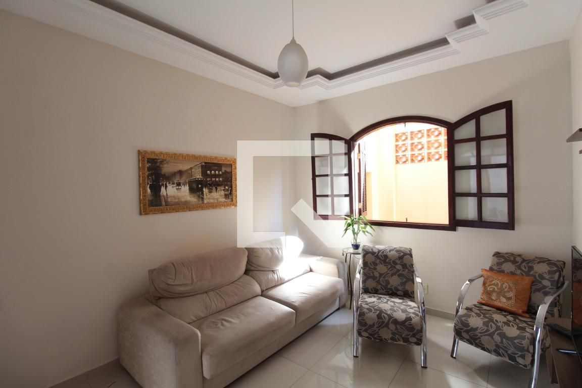 Casa com 5 quartos — Planalto, Belo Horizonte