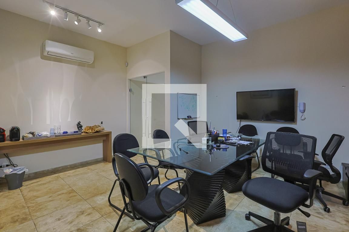 Casa com 8 quartos — Santo Antônio, Belo Horizonte