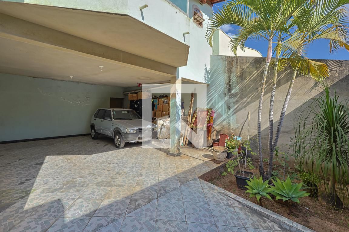 Casa com 3 quartos — Fernão Dias, Belo Horizonte