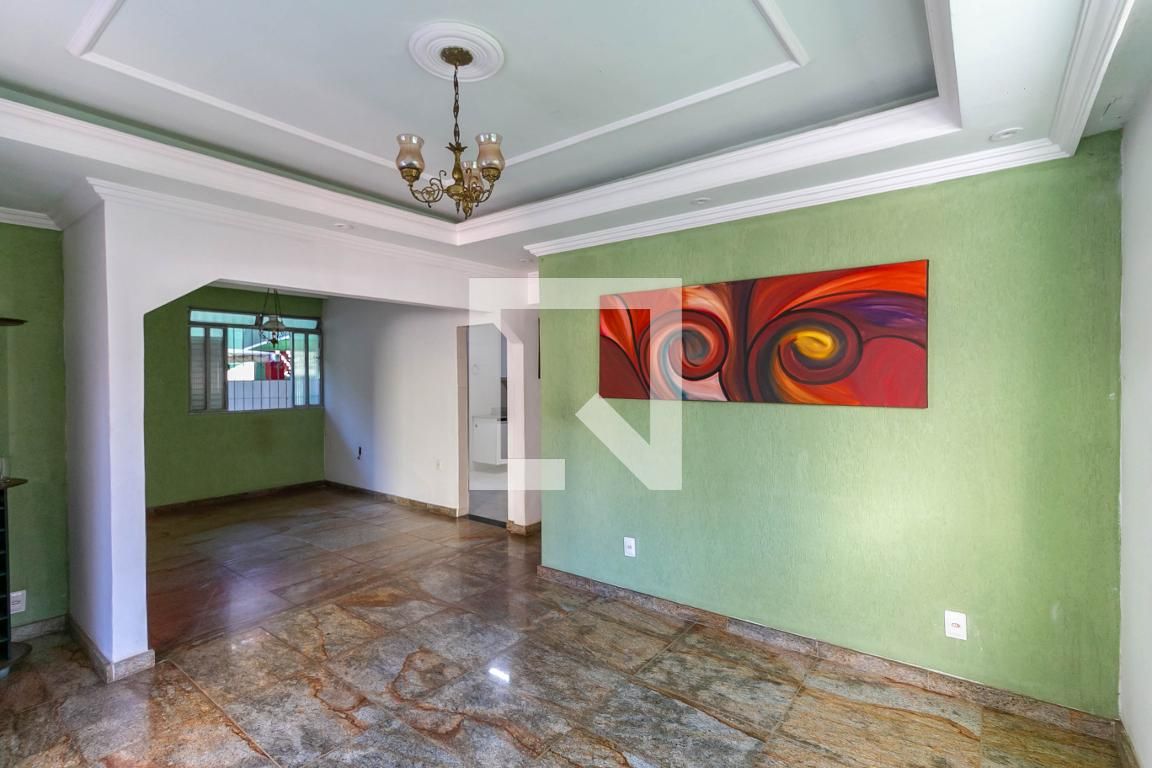 Casa com 3 quartos — Sagrada Família, Belo Horizonte