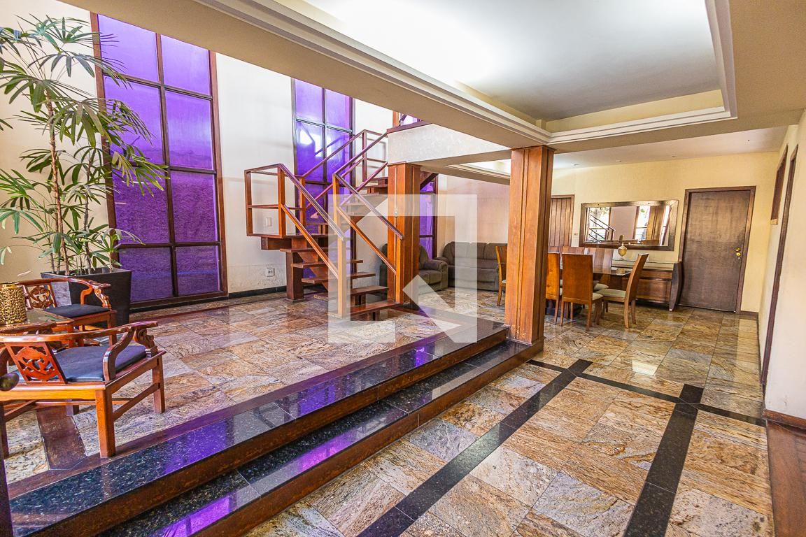 Casa com 6 quartos — Palmares, Belo Horizonte