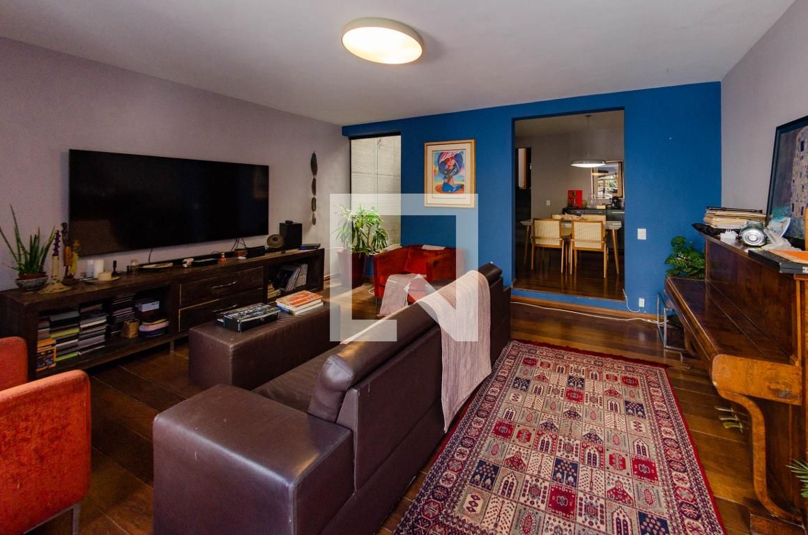 Casa com 4 quartos — Serra, Belo Horizonte