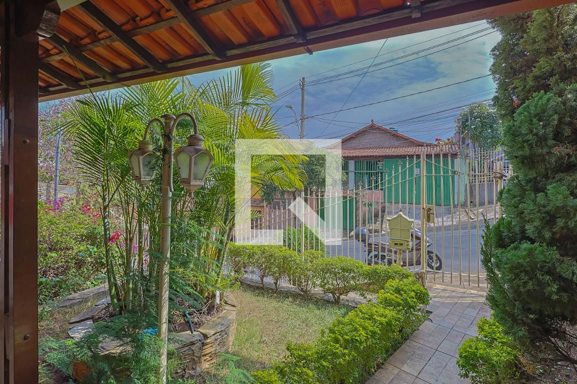 Casa com 3 quartos — Fernão Dias, Belo Horizonte