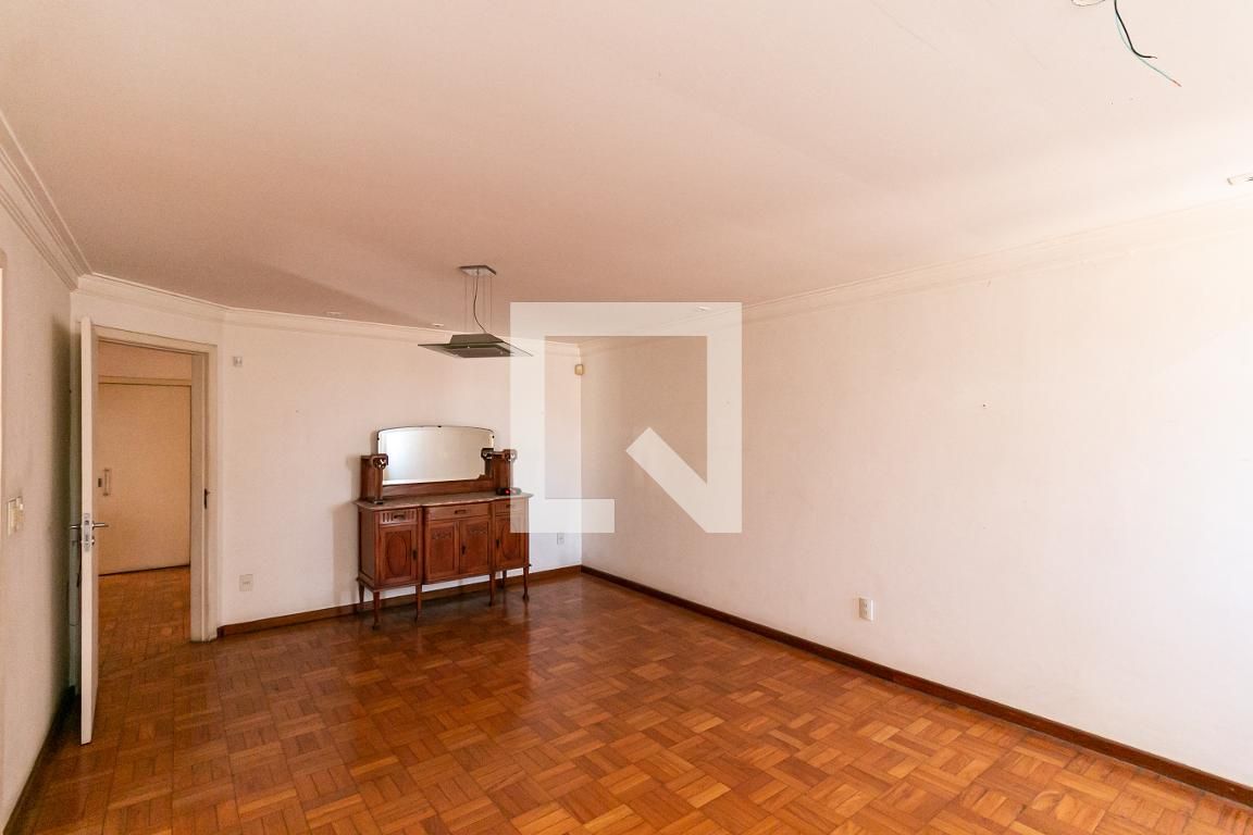 Casa com 4 quartos — Barroca, Belo Horizonte