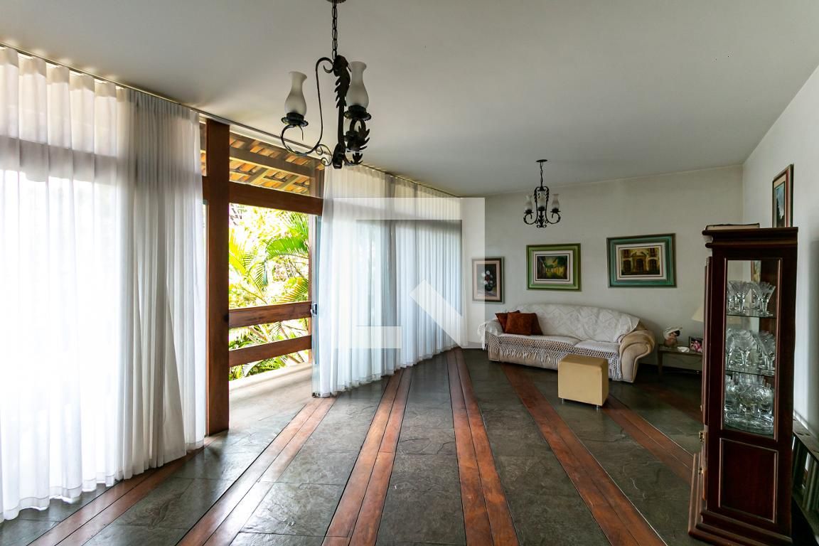 Casa com 4 quartos — São Bento, Belo Horizonte