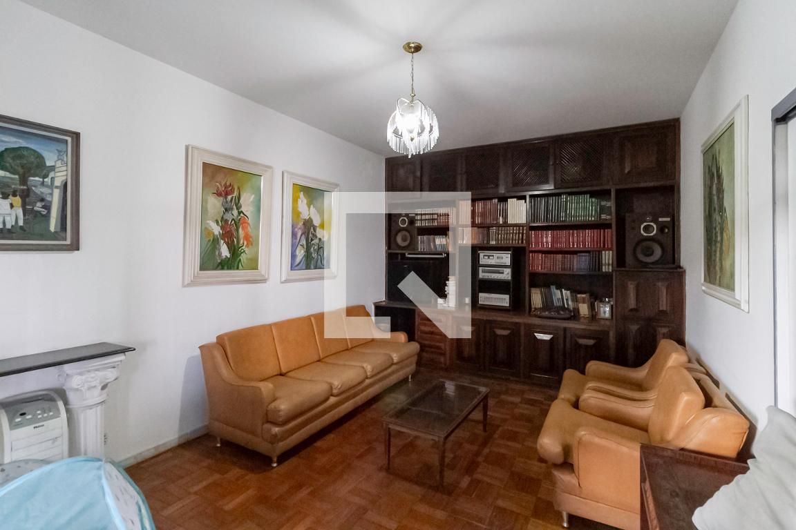 Casa com 4 quartos — Pampulha, Belo Horizonte