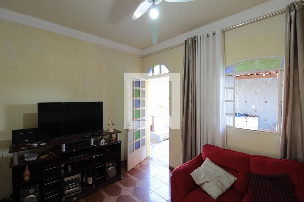 Casa com 3 quartos — Jardim Guanabara, Belo Horizonte