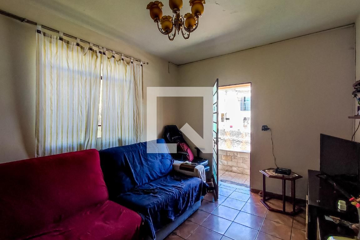 Casa com 3 quartos — Alto Caiçaras, Belo Horizonte