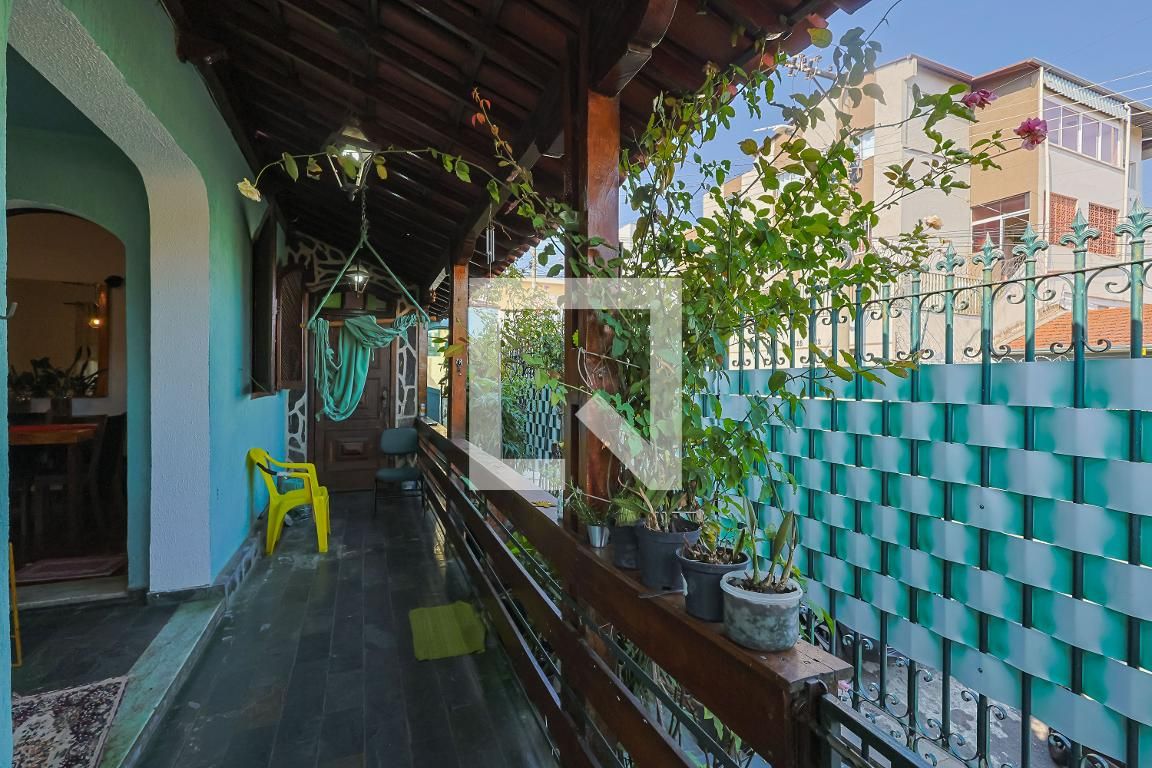 Casa com 6 quartos — Padre Eustáquio, Belo Horizonte