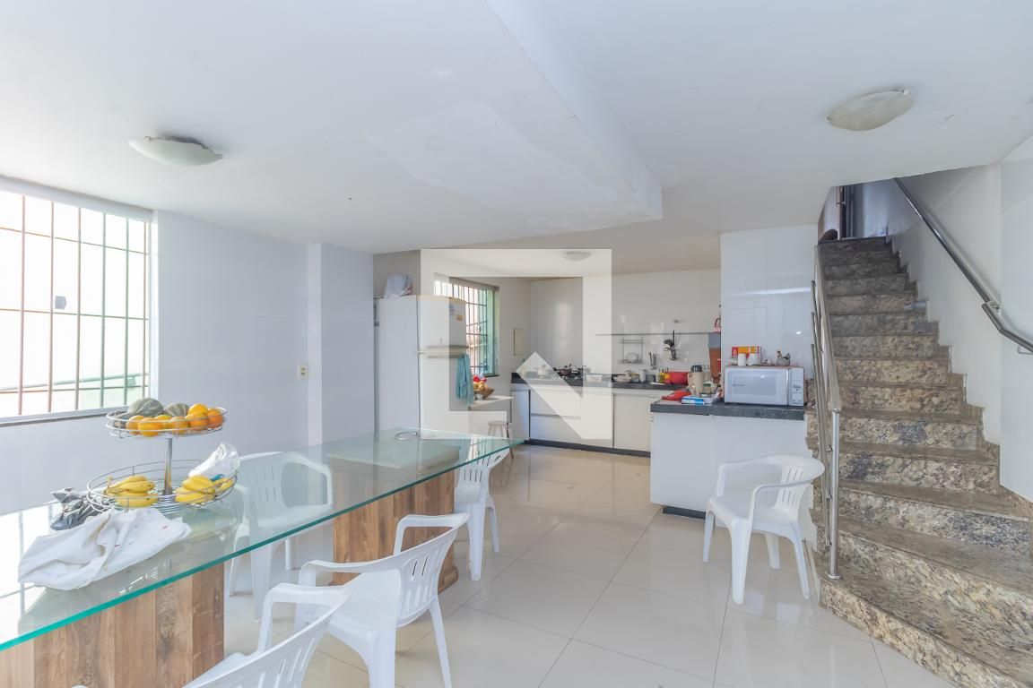 Casa com 3 quartos — São João Batista, Belo Horizonte