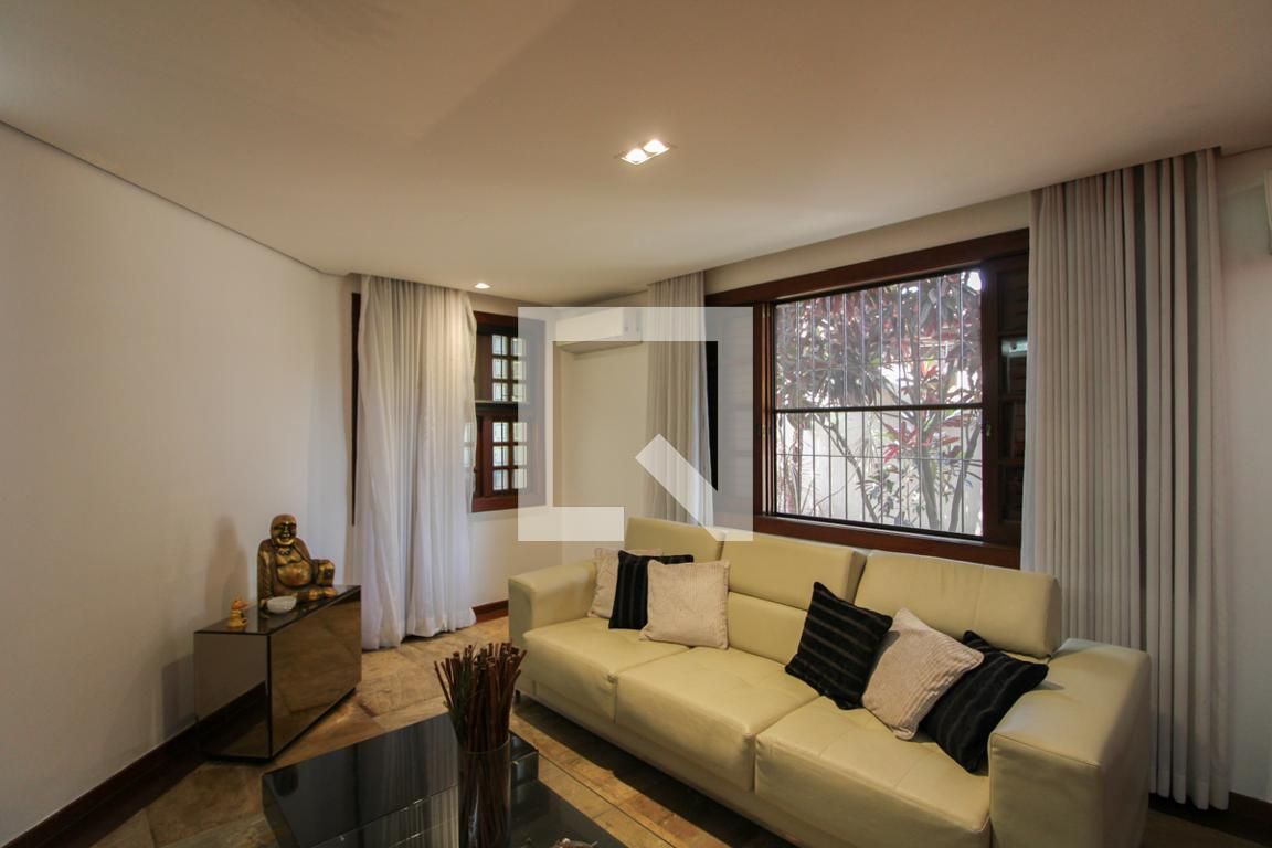 Casa com 5 quartos — Pampulha, Belo Horizonte