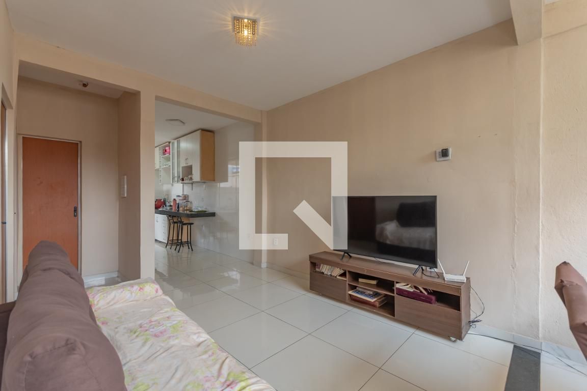 Casa com 2 quartos — Santa Terezinha, Belo Horizonte