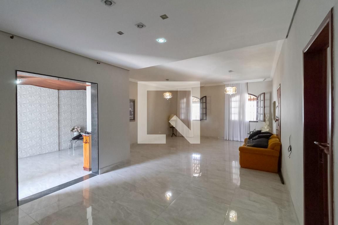 Casa com 4 quartos — Santa Amélia, Belo Horizonte